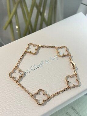 Van Cleef & Arpels​ Bracelet Excellent Used Condition